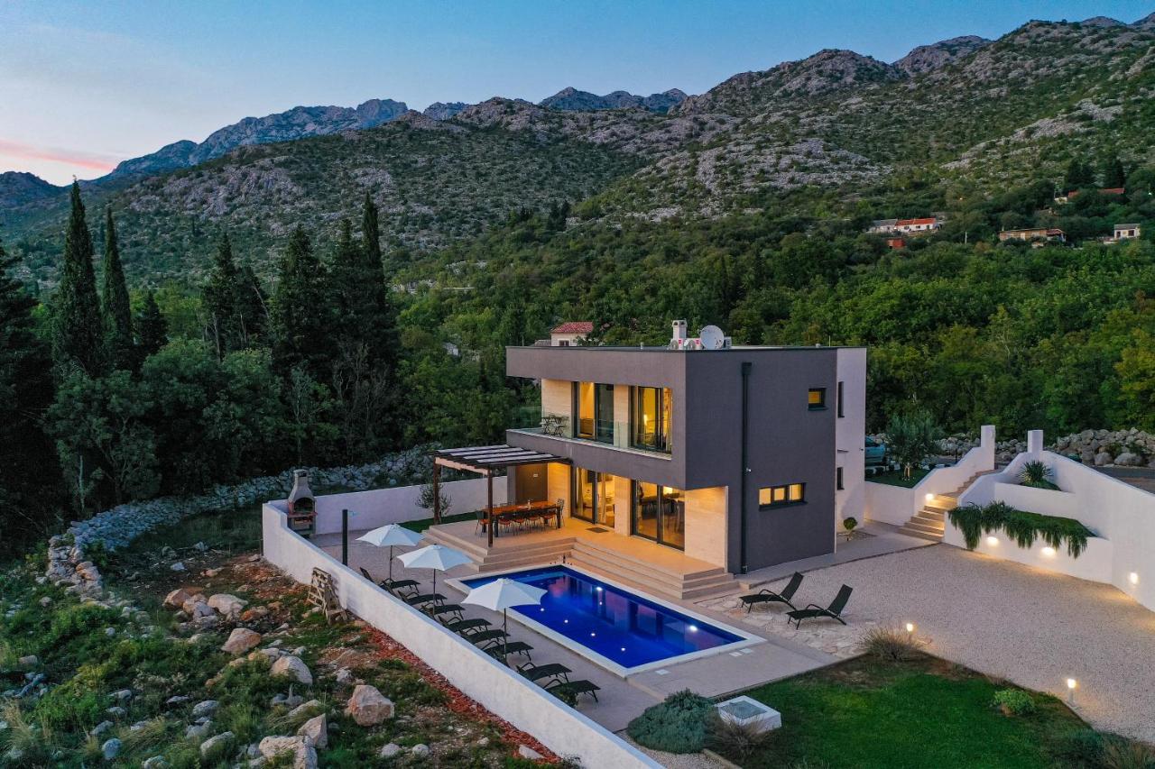 Royal Promons - Heated Pool Villa Starigrad Paklenica Exterior photo