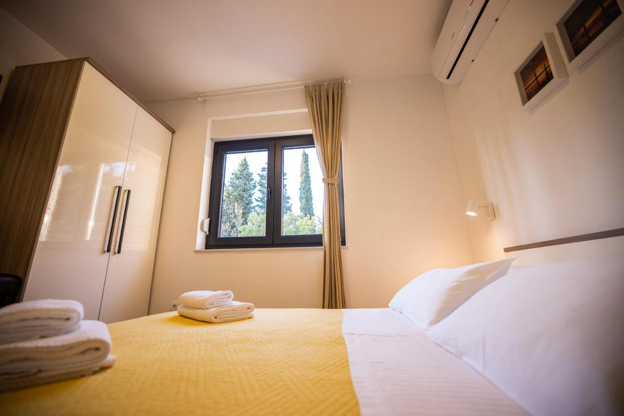 Royal Promons - Heated Pool Villa Starigrad Paklenica Exterior photo